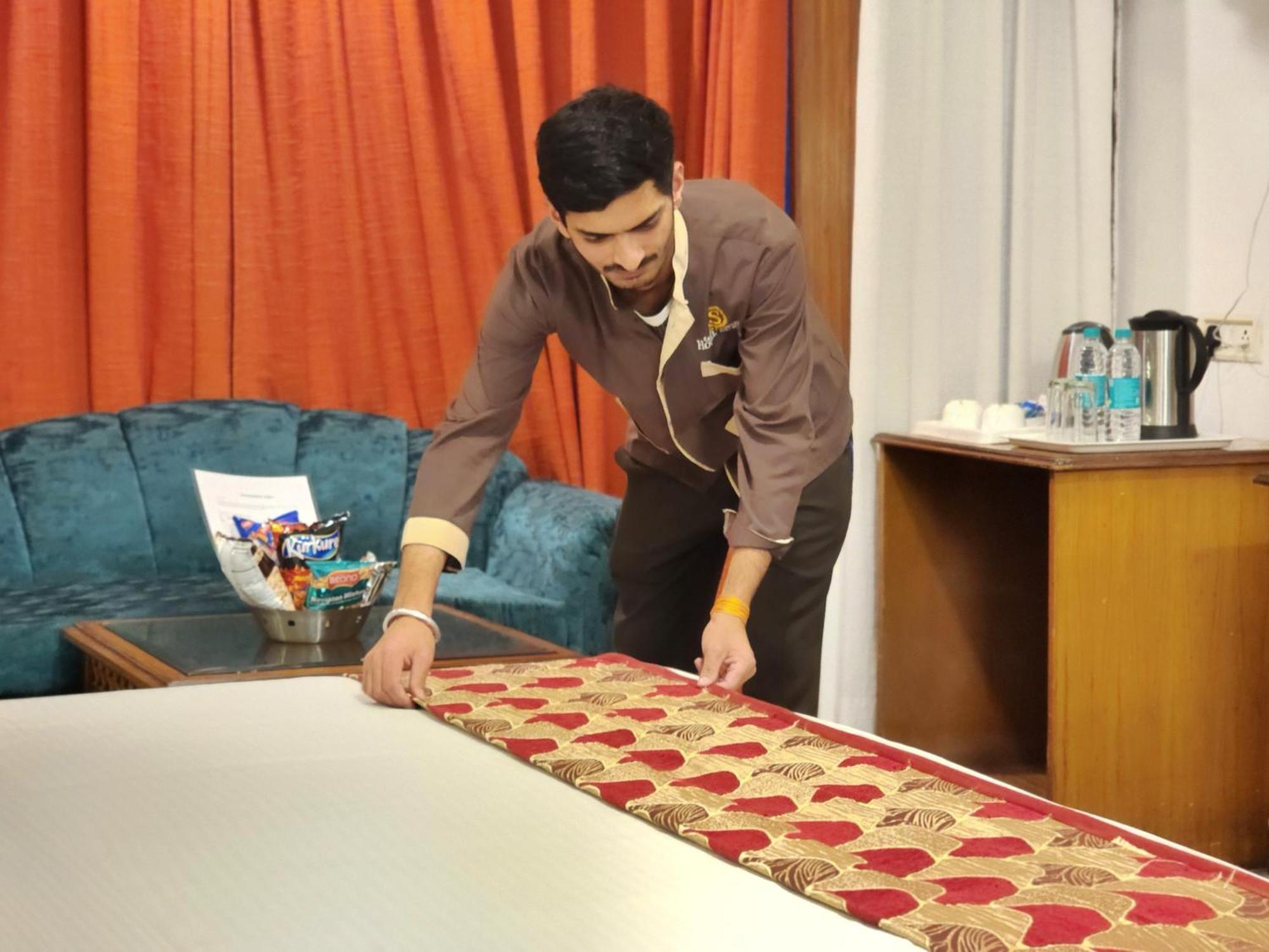 Hotel Surya Shimla Buitenkant foto
