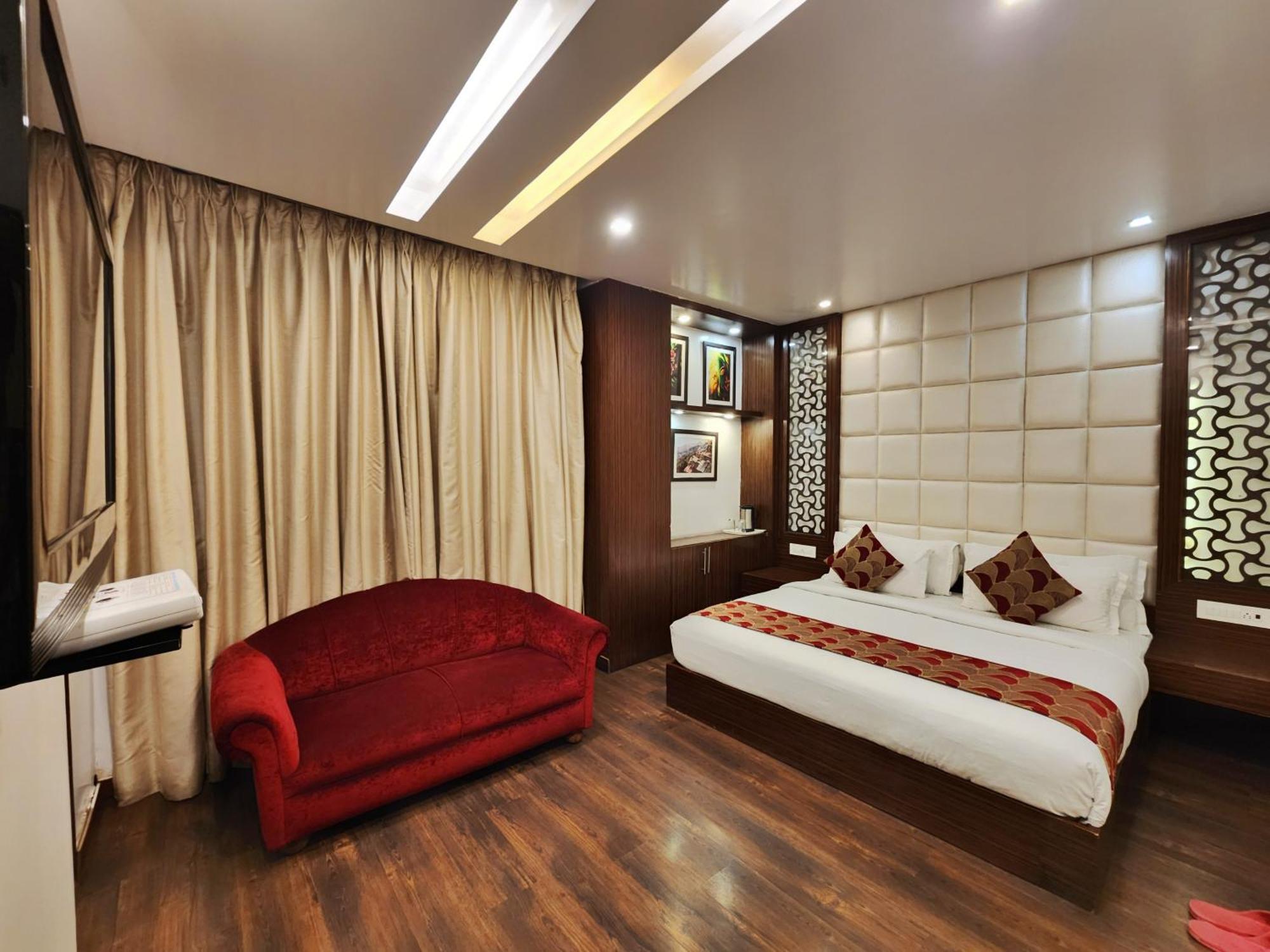 Hotel Surya Shimla Buitenkant foto