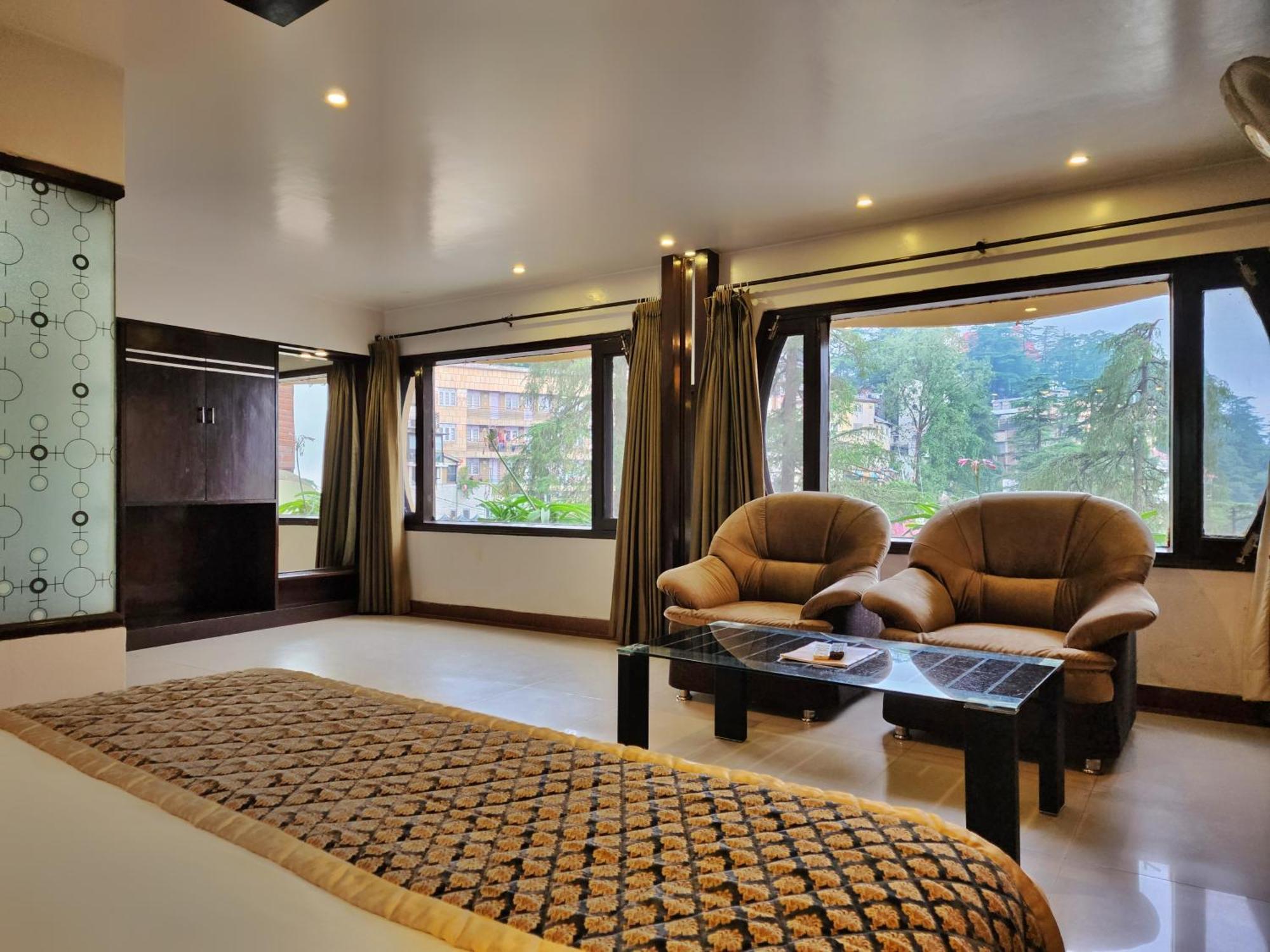 Hotel Surya Shimla Buitenkant foto