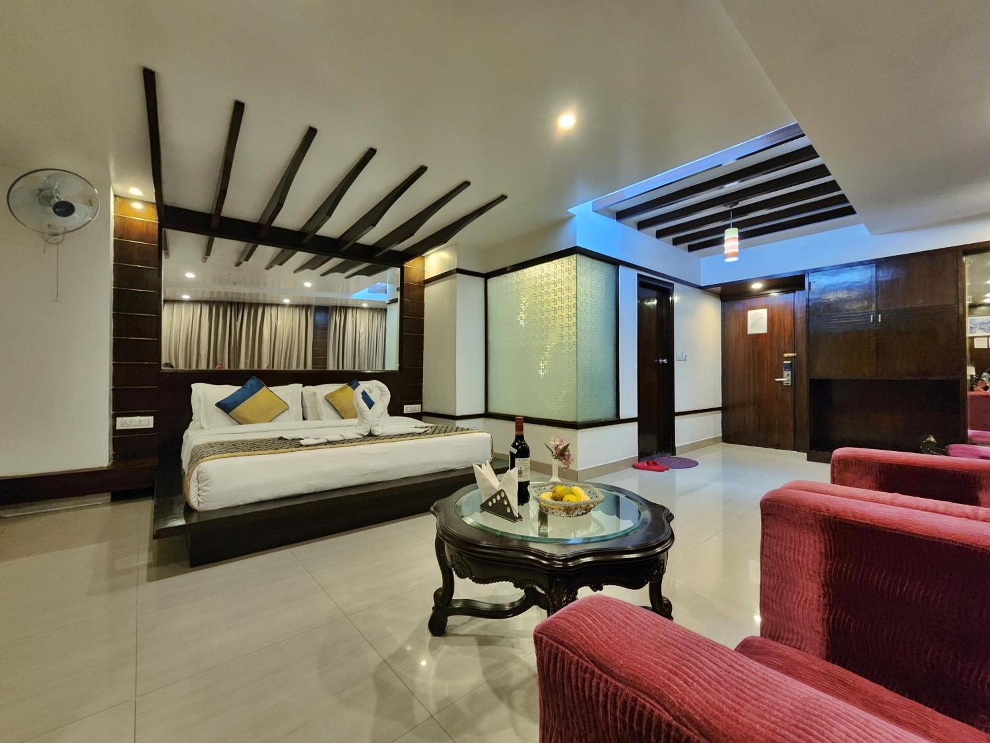 Hotel Surya Shimla Buitenkant foto