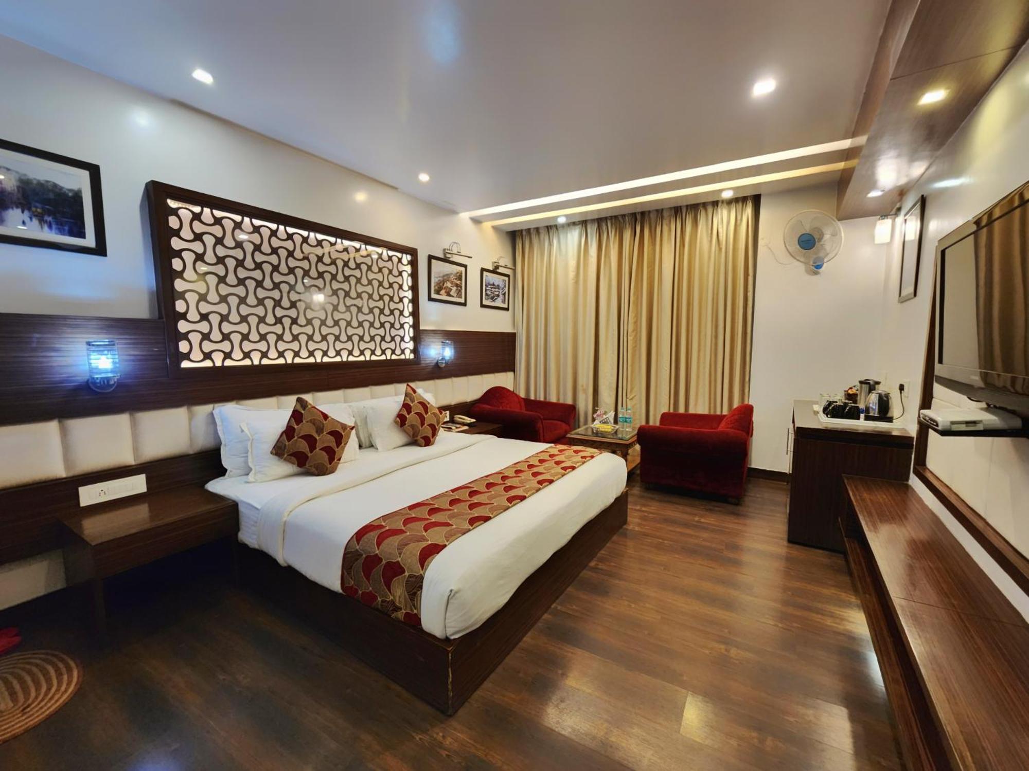 Hotel Surya Shimla Buitenkant foto
