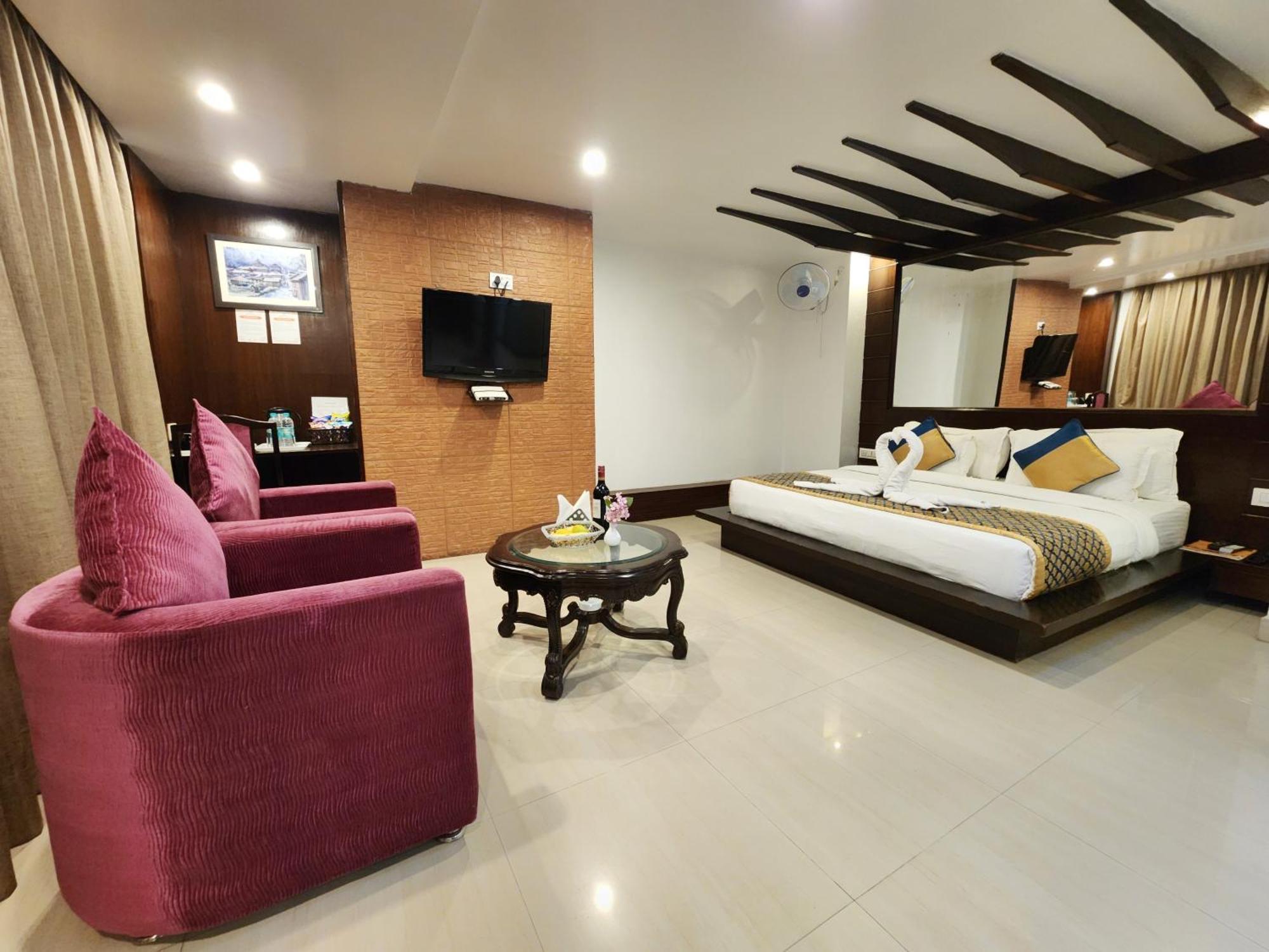 Hotel Surya Shimla Buitenkant foto