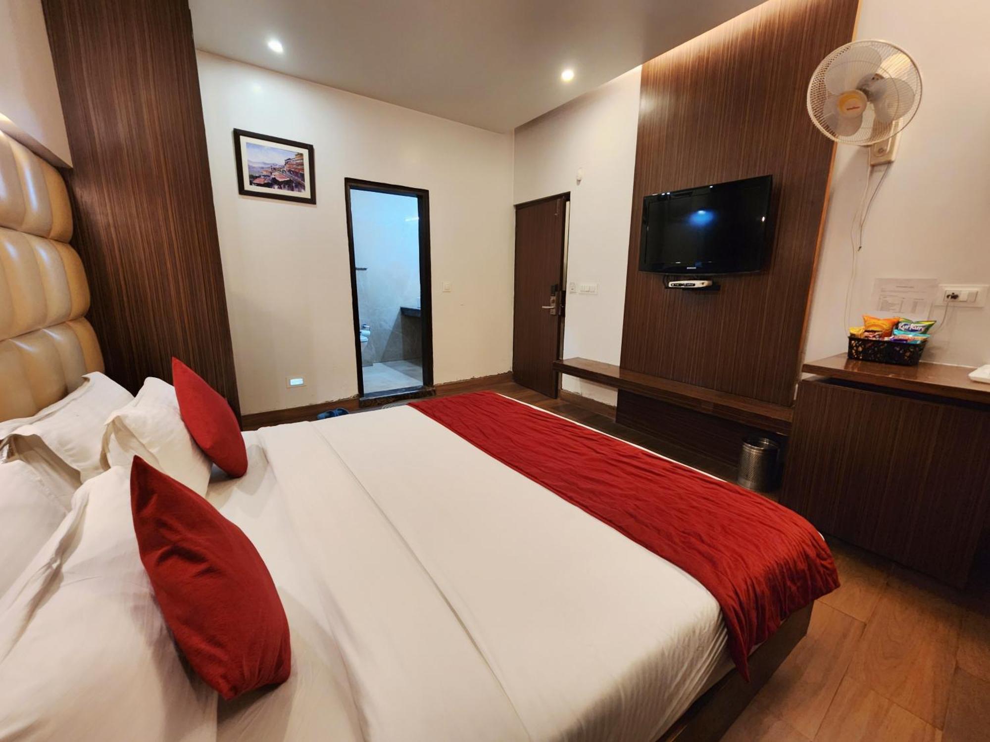 Hotel Surya Shimla Buitenkant foto