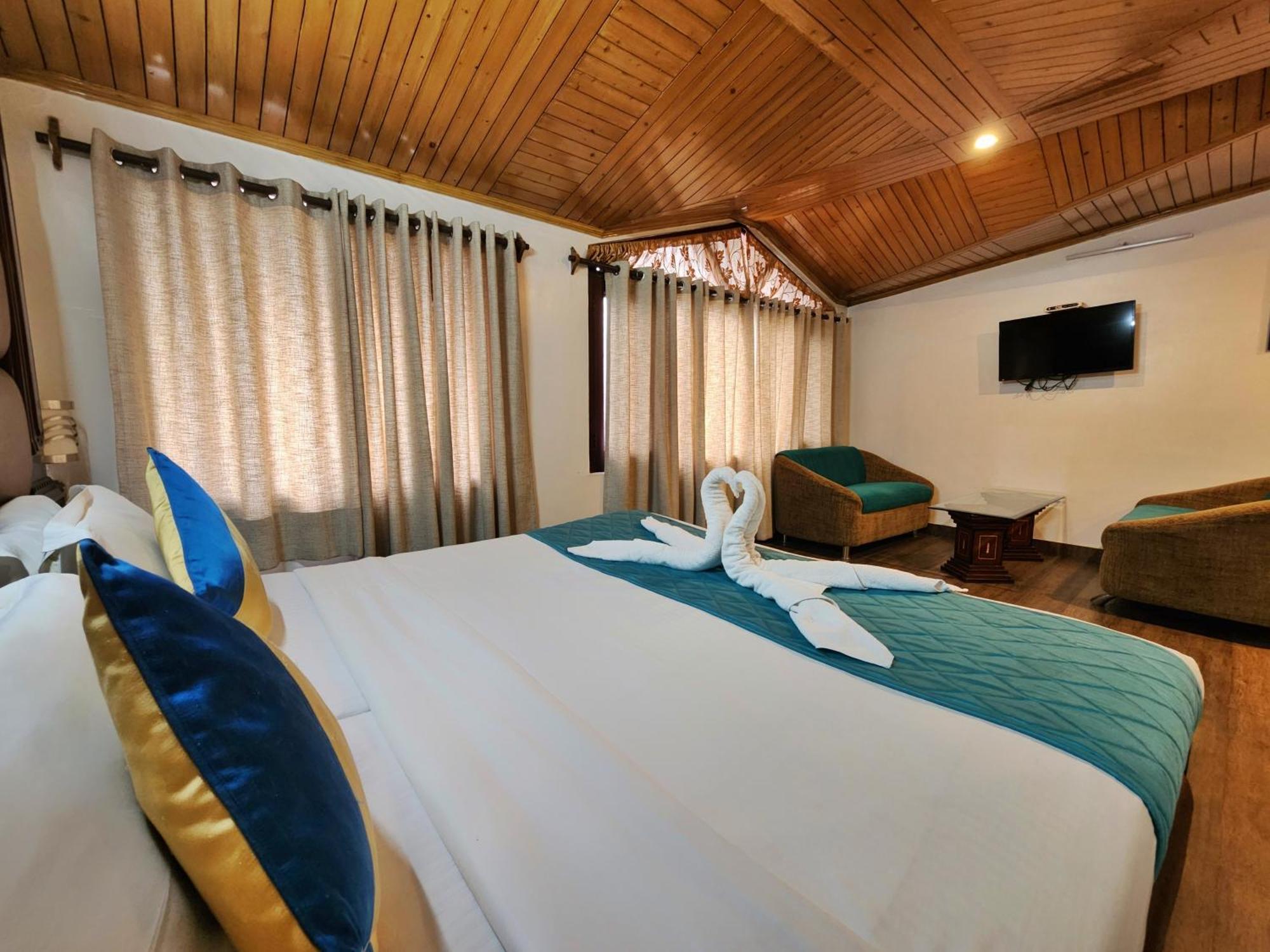 Hotel Surya Shimla Buitenkant foto