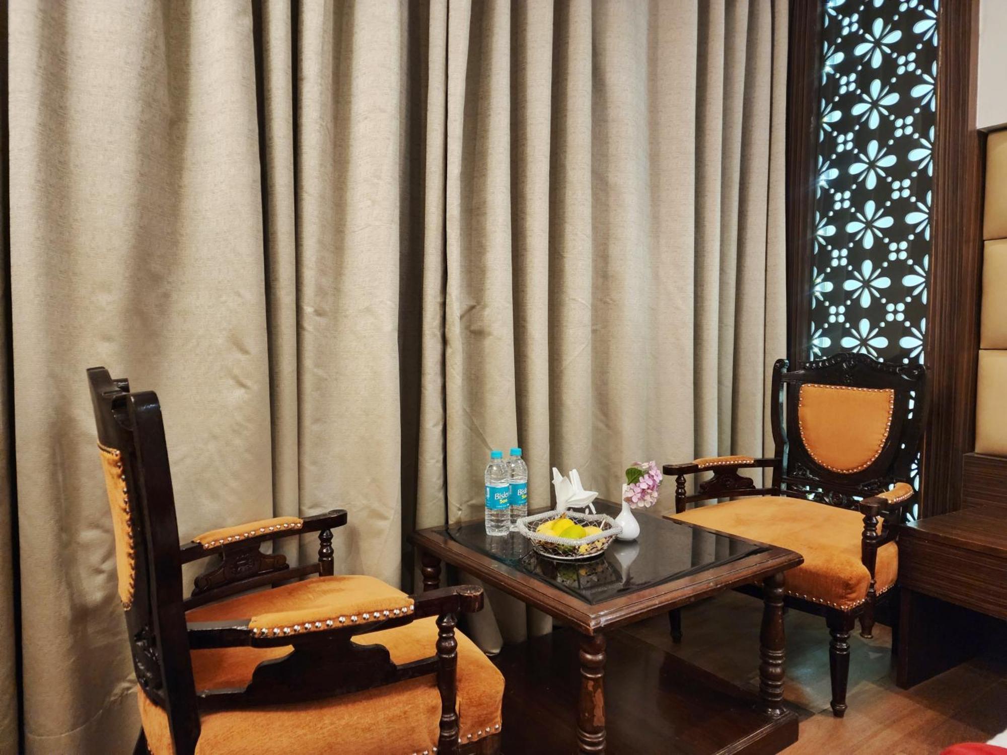 Hotel Surya Shimla Buitenkant foto