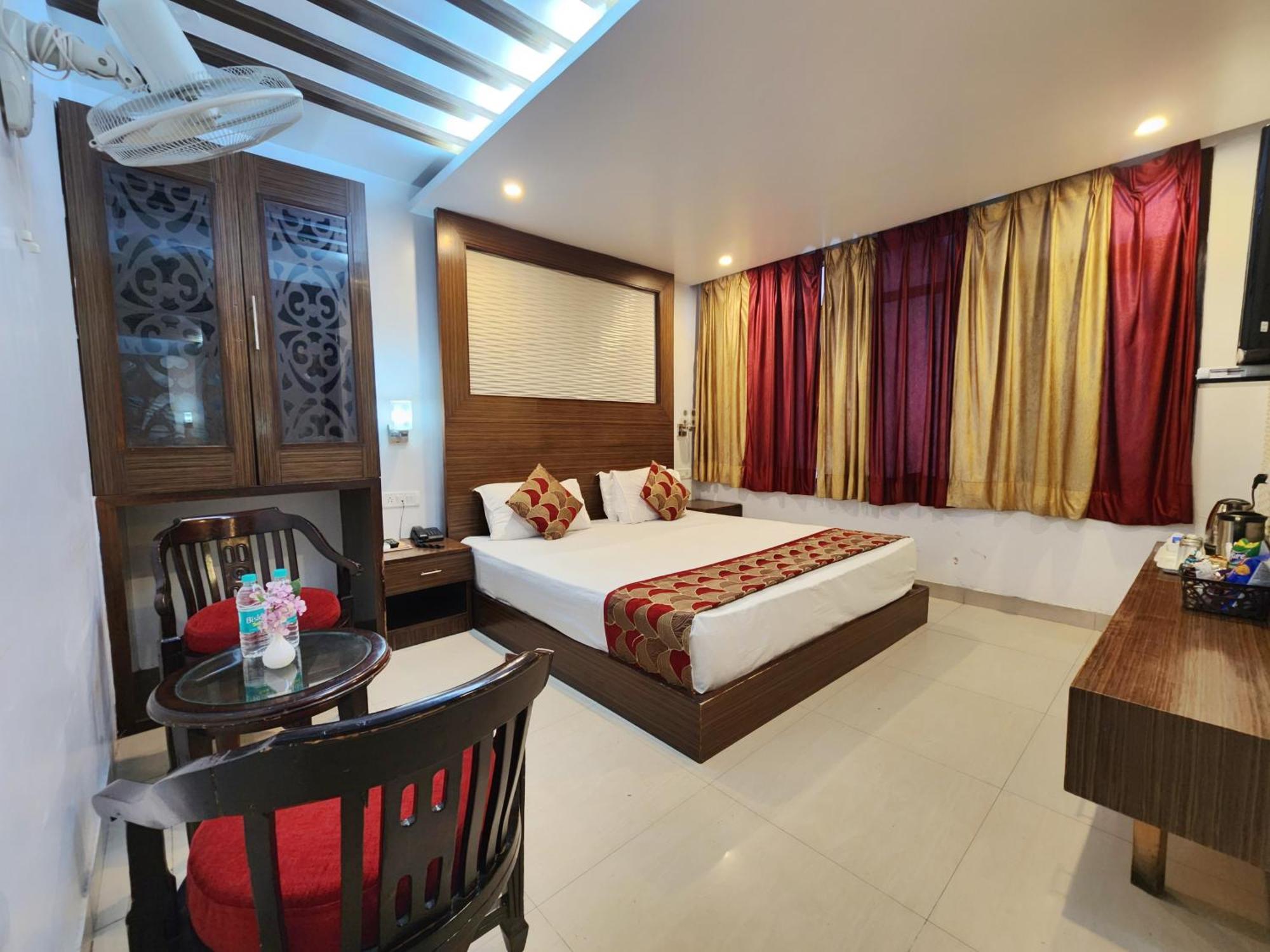 Hotel Surya Shimla Buitenkant foto