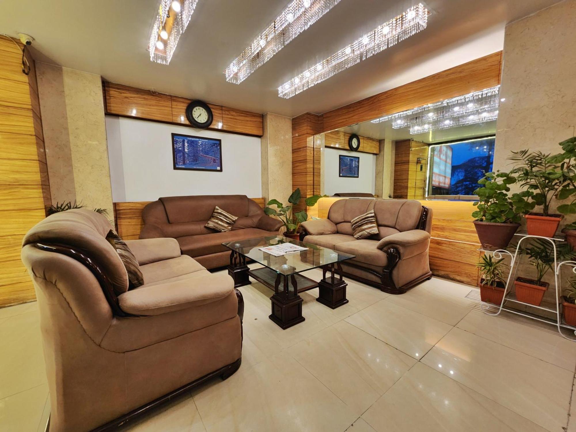 Hotel Surya Shimla Buitenkant foto